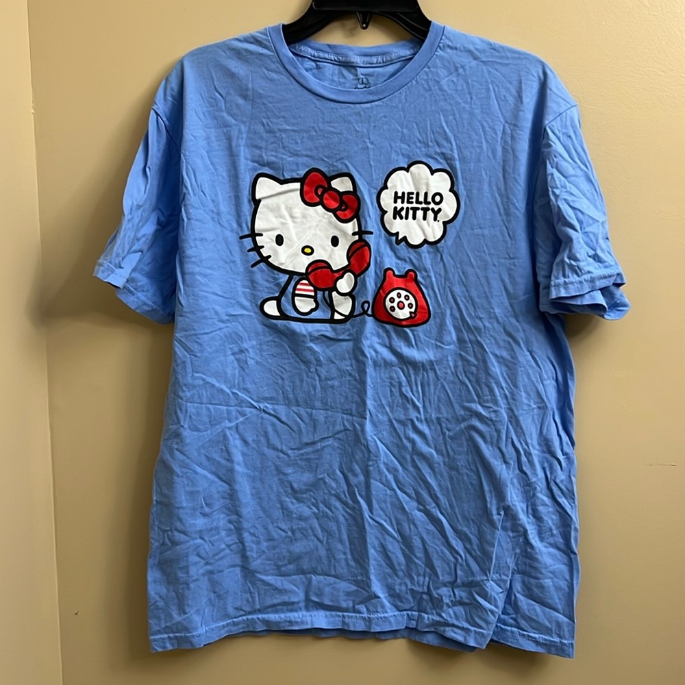 Hello Kitty T-shirt
Ladies Large
Never worn